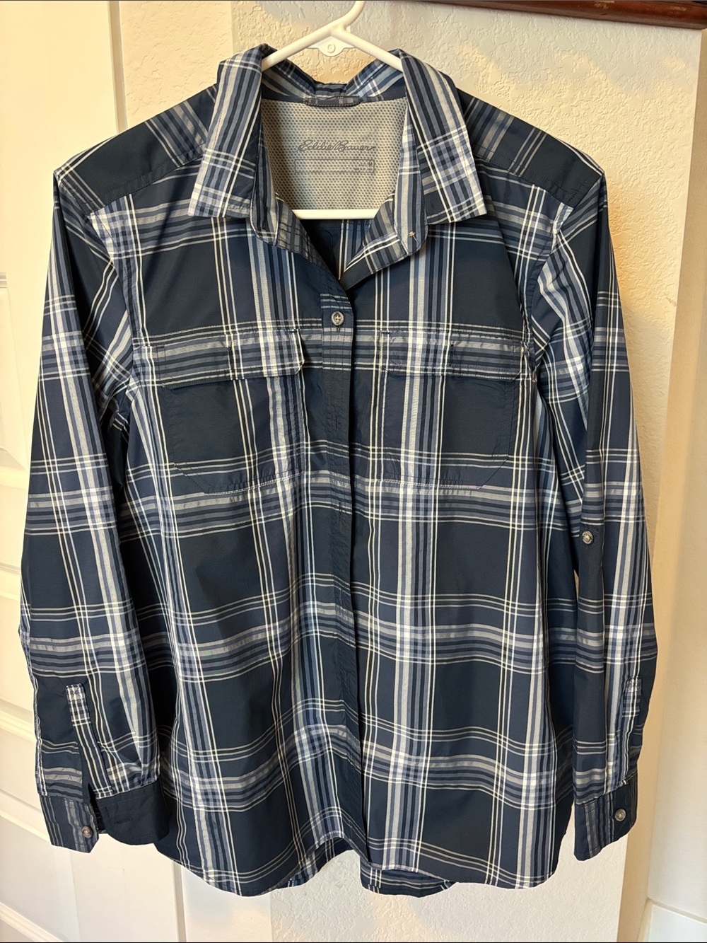 Ladies Eddie Bauer Navy and White Plaid Long-Sleeve Quick Dry Shirt size M